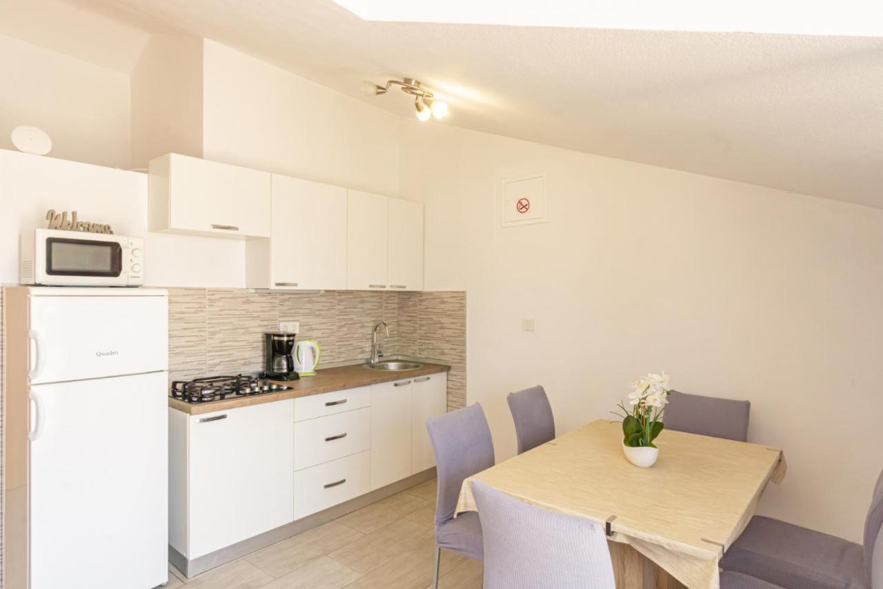 Apartamento Magdalena With Mountain And Seaview Metajna Exterior foto